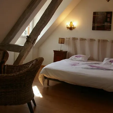 Le Pressoir Fleuri Couette-café *